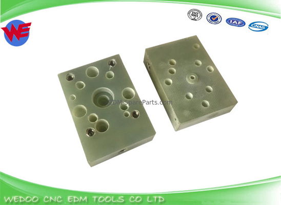 La parte inferior de la placa aislante A290-8119-Z764 del bloque de chorro inferior Fanuc EDM partes 56x40x13