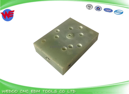 La parte inferior de la placa aislante A290-8119-Z764 del bloque de chorro inferior Fanuc EDM partes 56x40x13