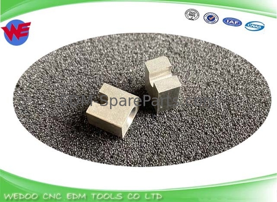 A290-8120-Z782 ELECTRÓDIO TENIDOR FANUC EDM piezas de repuesto 10*10*6mm