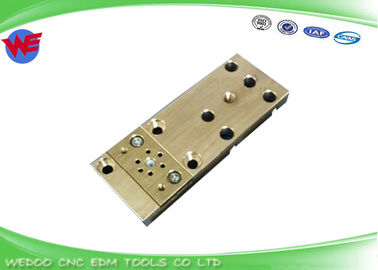 DCH9400 Piezas EDM X055C630G54 Porta-matriz inferior Mitsubishi DBG4900 X262D527H01